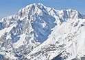 Vista innevata della punta del Monte Bianco